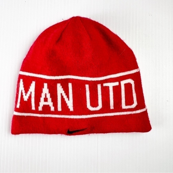 Nike Unisex Red & Black Reversible MAN UTD Beanie - Picture 3 of 5